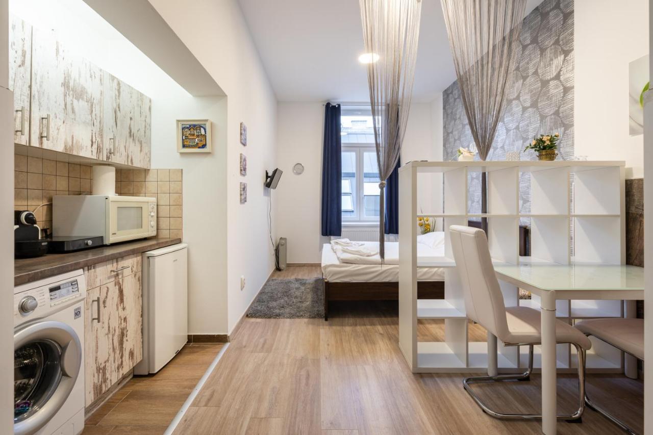 Silver Moon Apartment In The City Center Budapest Esterno foto