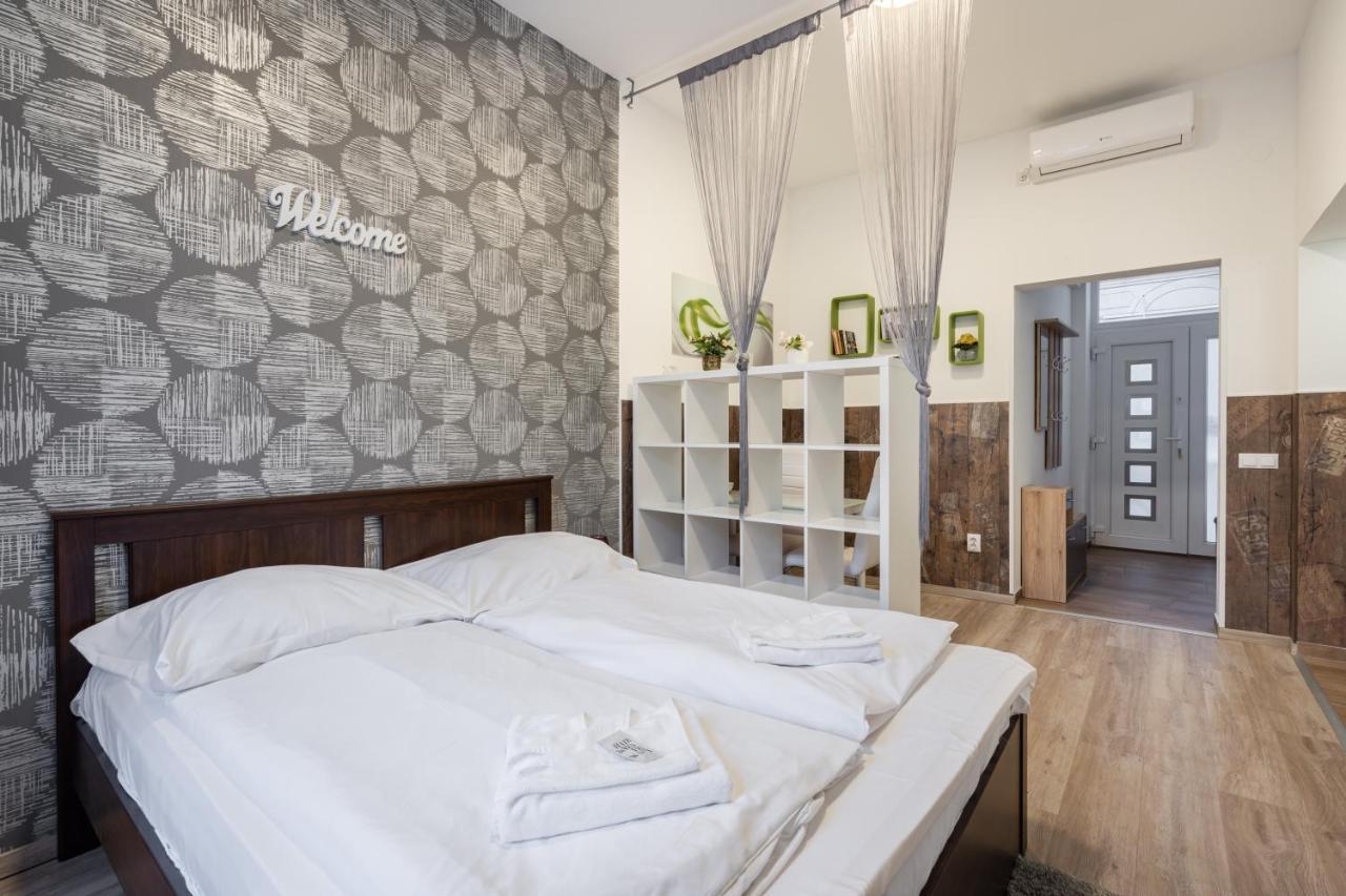 Silver Moon Apartment In The City Center Budapest Esterno foto